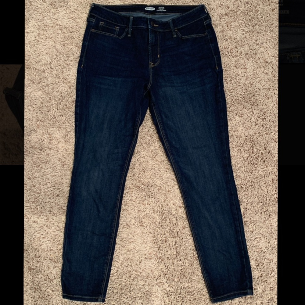 OLD NAVY: Rockstar Super Skinny High Rise Secret-Slim Pockets SZ 12 Jeans